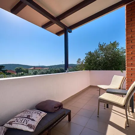 Amazing House, 20 M From The Beach, 80 M2 * Мартиншчица