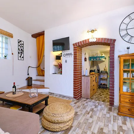 Διαμέρισμα Amazing House, 20 M From The Beach, 80 M2 *