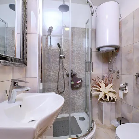 Amazing House, 20 M From The Beach, 80 M2 * Мартиншчица