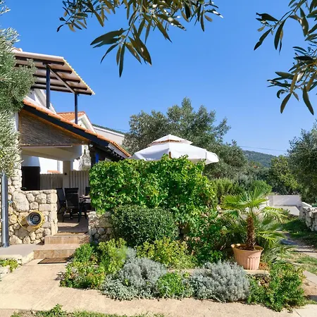 Apartmán Amazing House, 20 M From The Beach, 80 M2