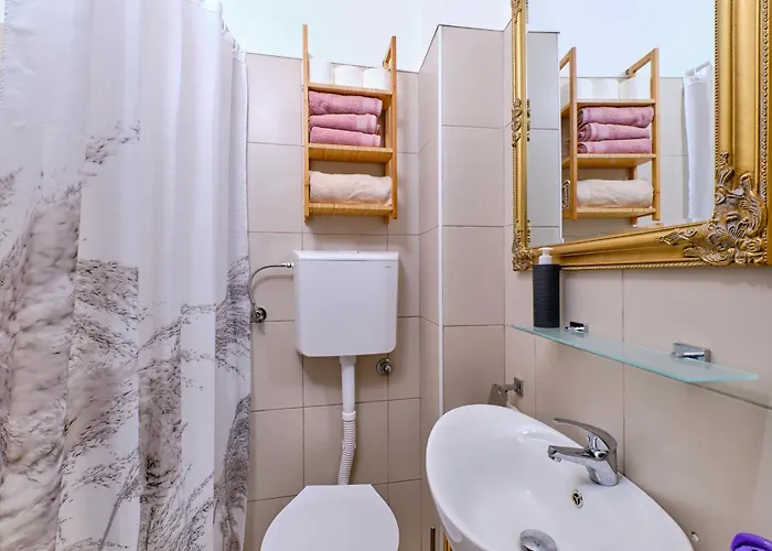 Amazing House, 20 M From The Beach, 80 M2 Appartement Martinšćica