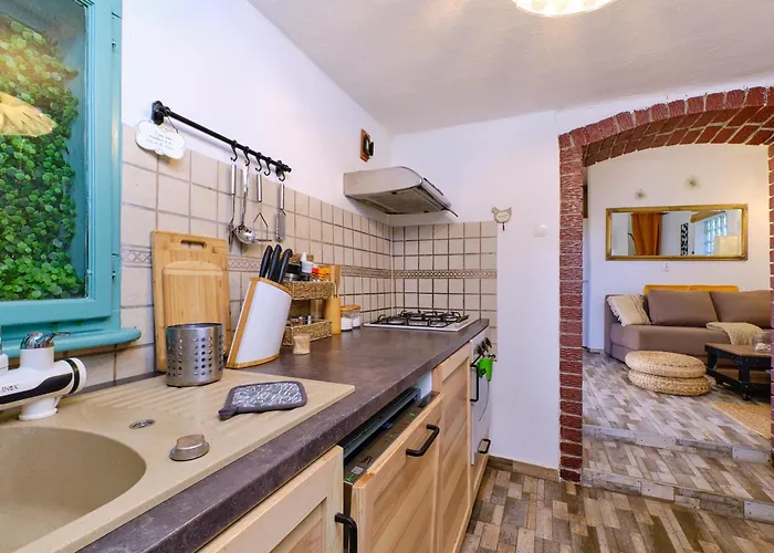 Appartement Amazing House, 20 M From The Beach, 80 M2 Martinšćica